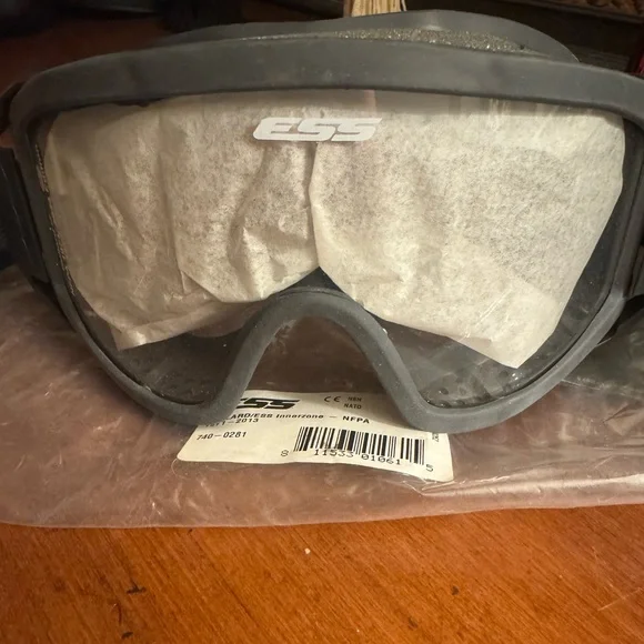 Black safety Goggles - Picture 1 of 4